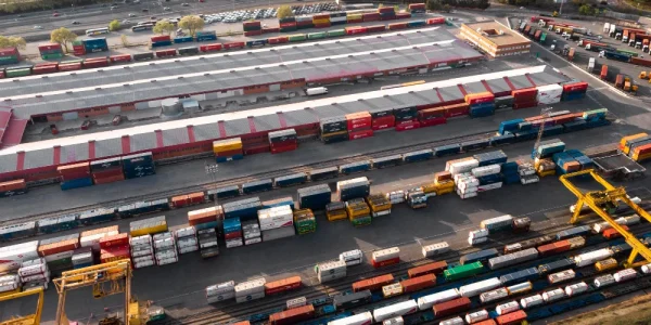 transporte, almacenamiento y distribución.